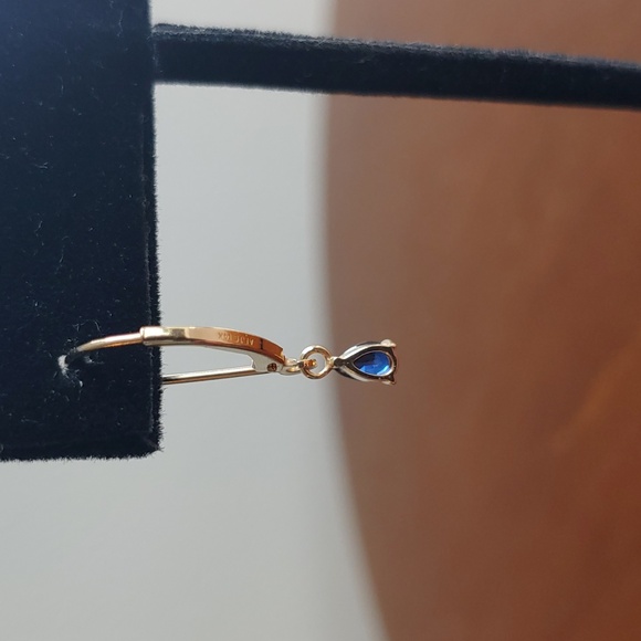 Vintage Petite genuine sapphire and 14k earrings - Picture 2 of 3